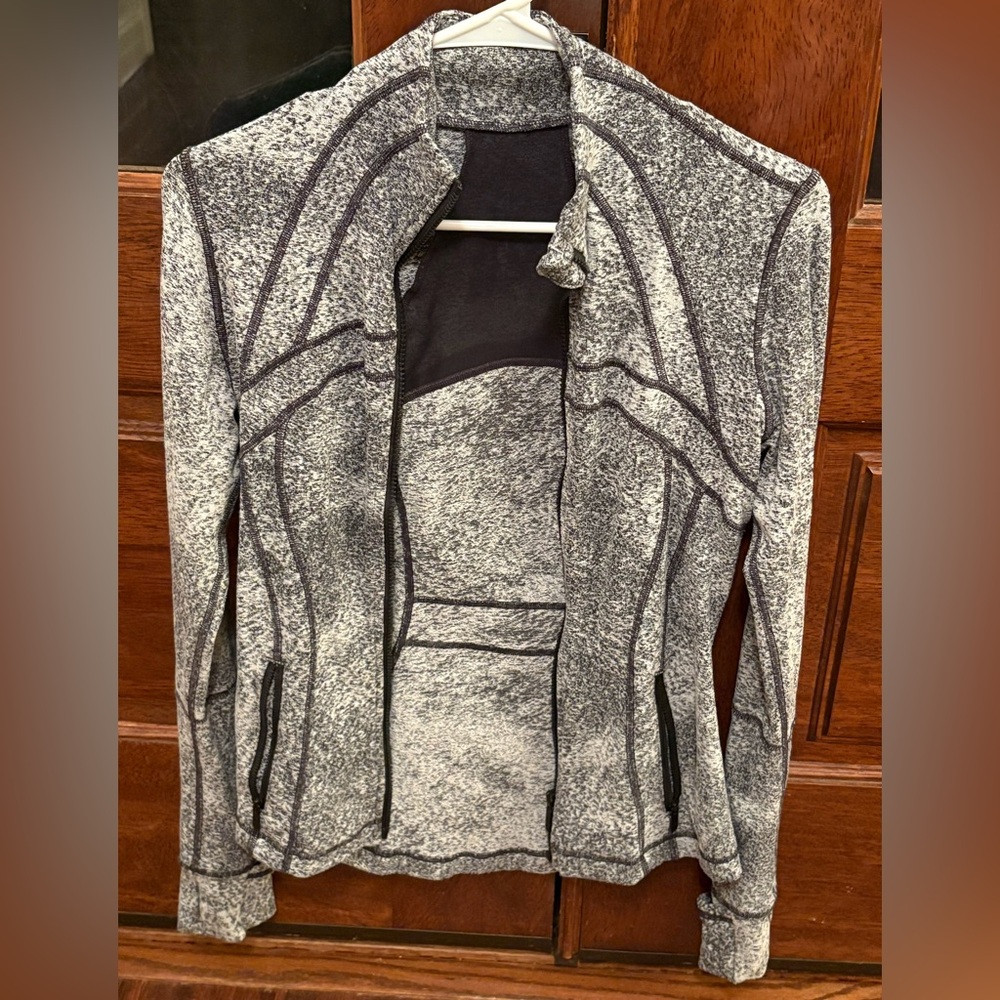 LULULEMON Classic DEFINE Jacket sz 4 SPRAY JACQUARD Black White